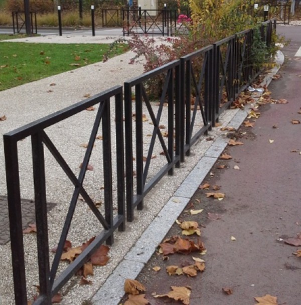 Mobilier urbain, Matériel de collectivités, Bancs de jardin, Extérieur  Offre barrière de police 2 m chez France Collectivités - Barrière de  sécurité