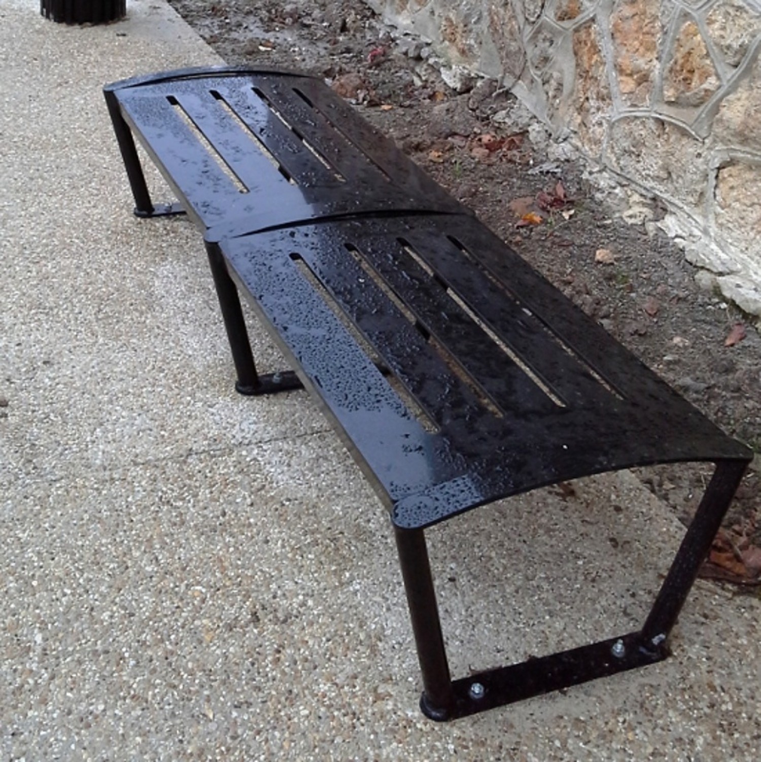 Banc sans dossier Banlieue